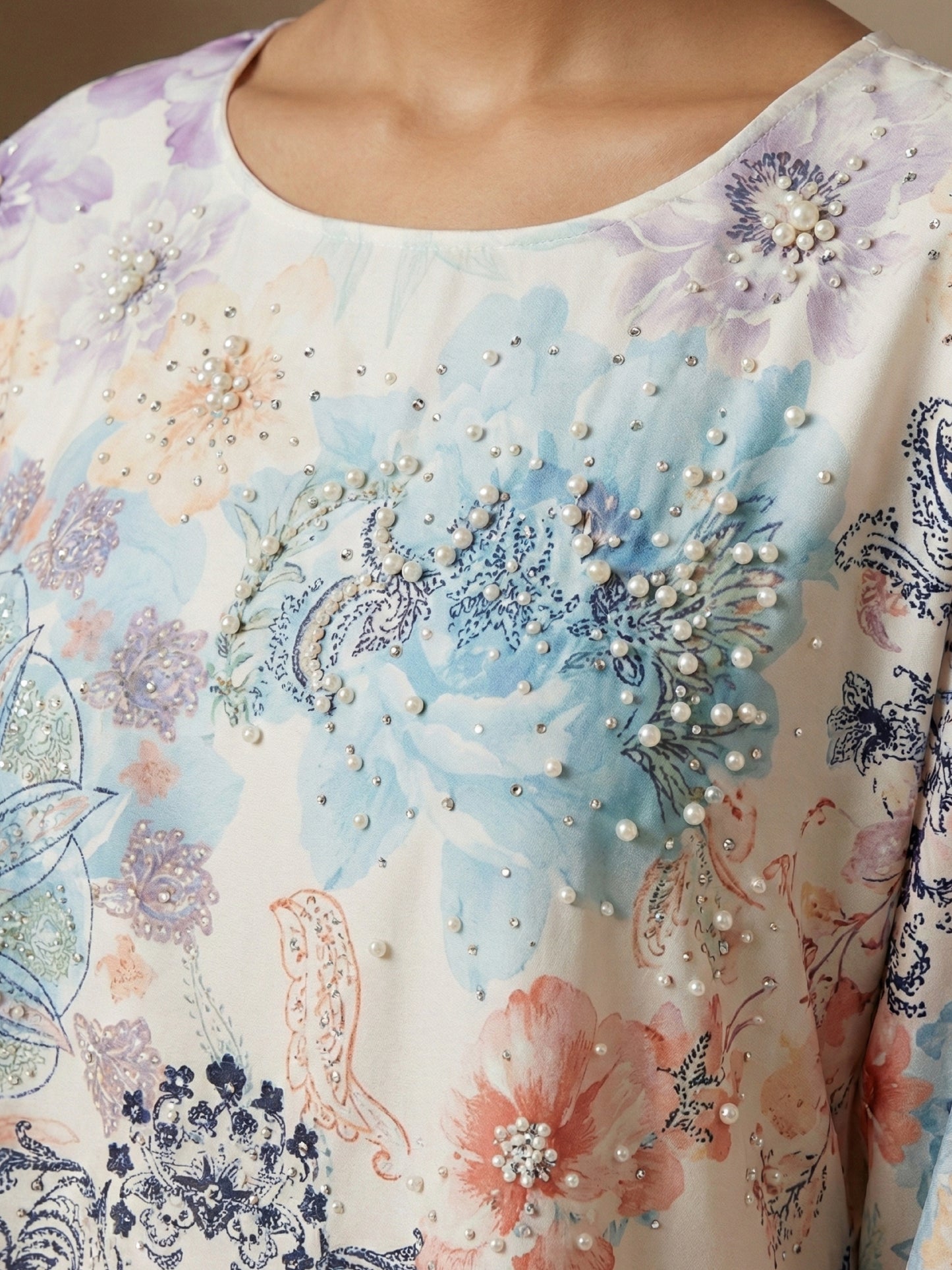 ZY-044 Ivory Floral Elegance Jalabiya